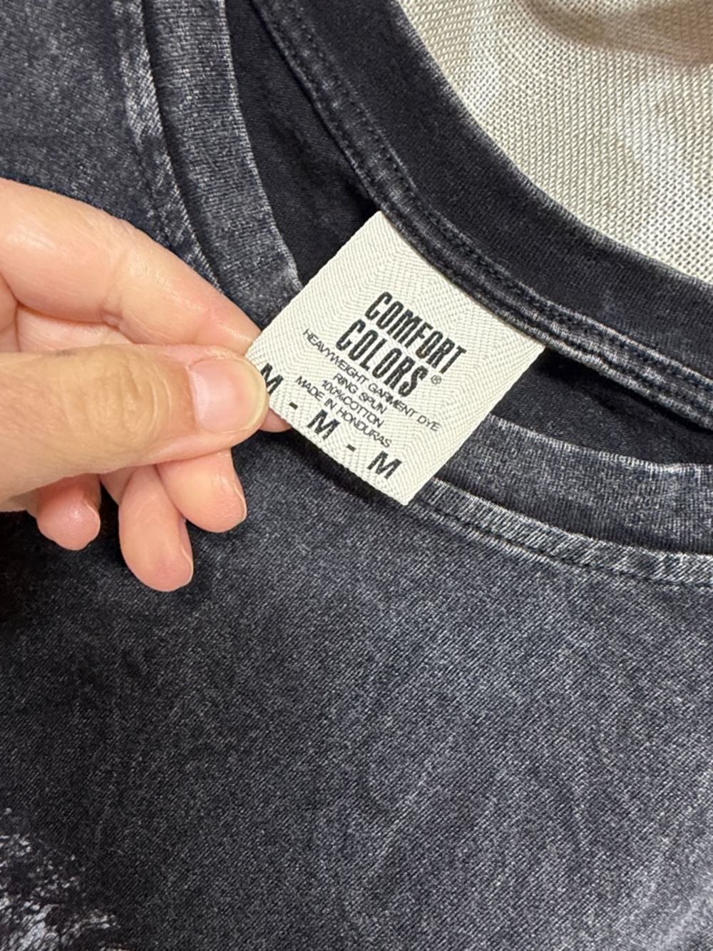 Comfort Colors gray Tee with Tabby Cat Graphic medium - Picture 2 of 5